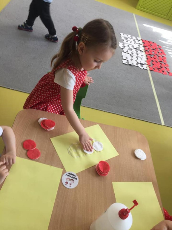 Świętowanie 3 maja w przedszkolu 