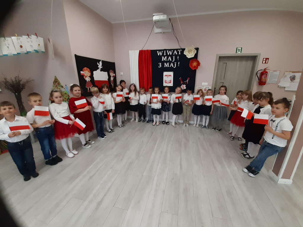 Świętowanie 3 maja w przedszkolu 