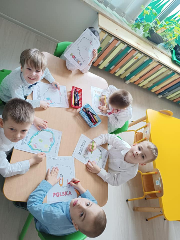 Świętowanie 3 maja w przedszkolu 