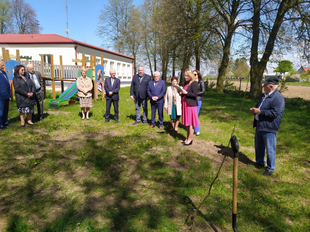 Posadzenie Dębu Władysława Górskiego w Sętkach