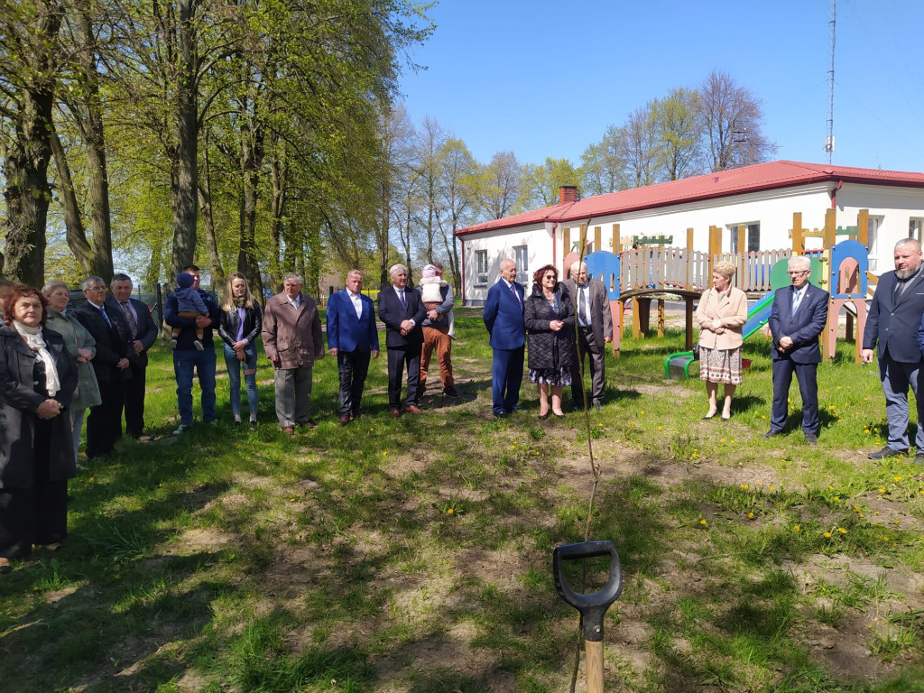 Posadzenie Dębu Władysława Górskiego w Sętkach