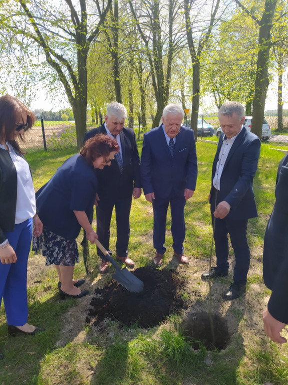 Posadzenie Dębu Władysława Górskiego w Sętkach