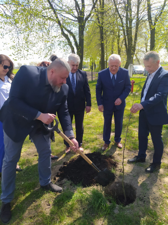 Posadzenie Dębu Władysława Górskiego w Sętkach