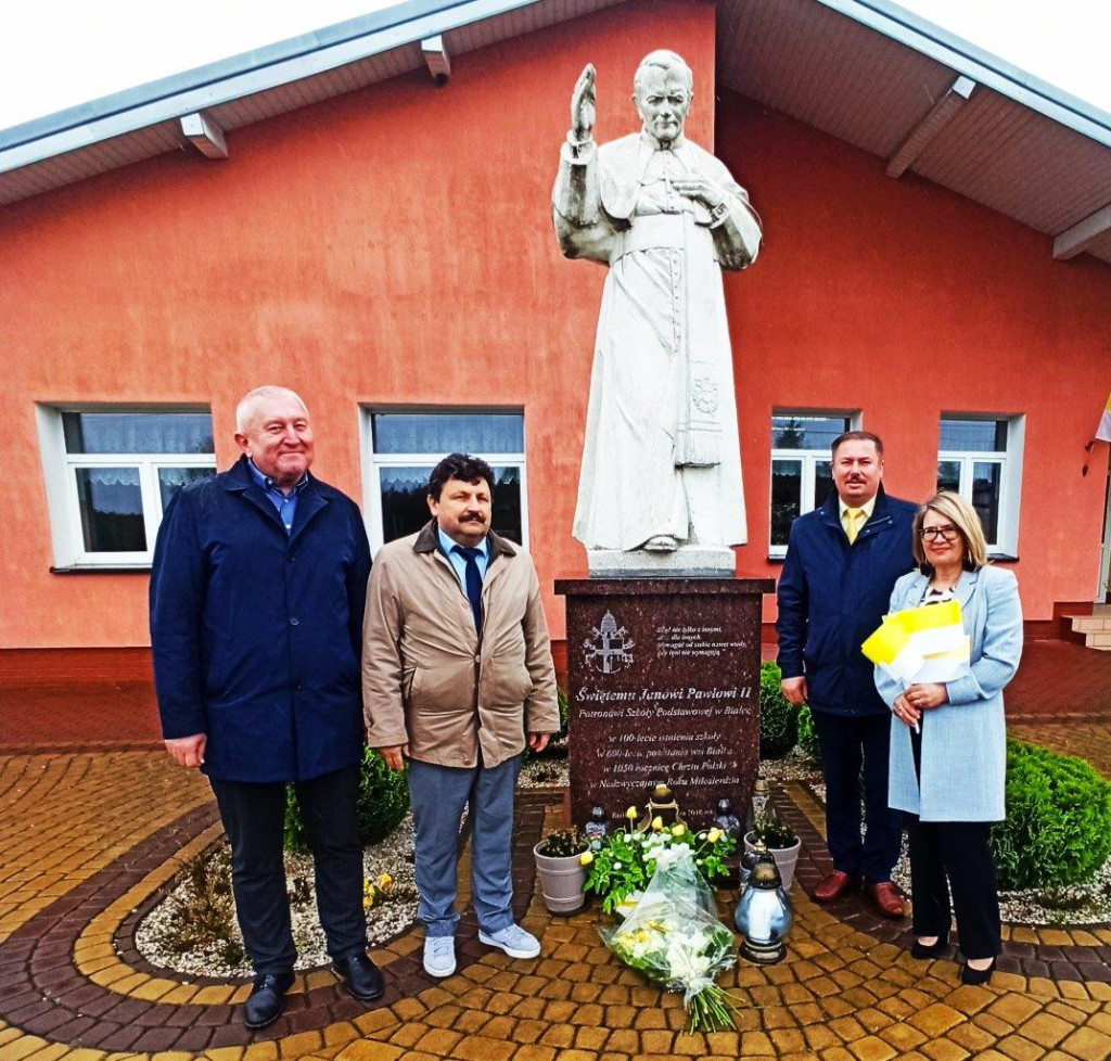 Dzień patrona w SP im. Jana Pawła II w Białce