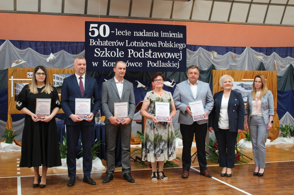 Obchody 50-lecia imienia podstawówki w Komarówce