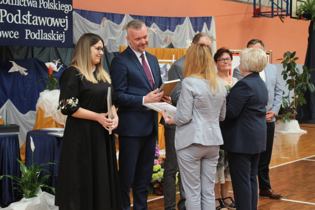 Obchody 50-lecia imienia podstawówki w Komarówce