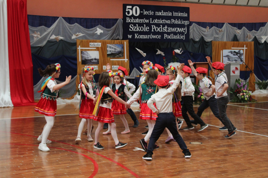 Obchody 50-lecia imienia podstawówki w Komarówce