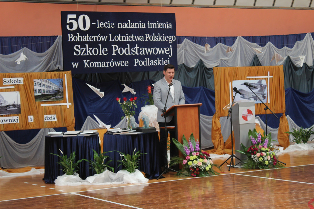Obchody 50-lecia imienia podstawówki w Komarówce
