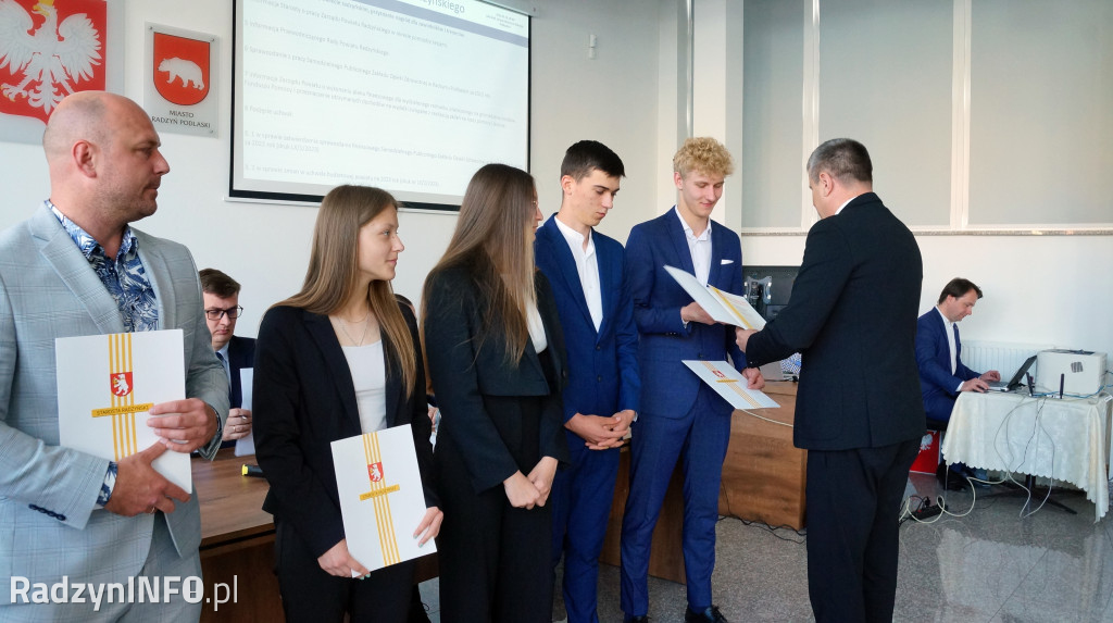 Wręczenie nagród sportowcom i trenerom z powiatu