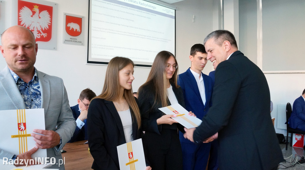 Wręczenie nagród sportowcom i trenerom z powiatu