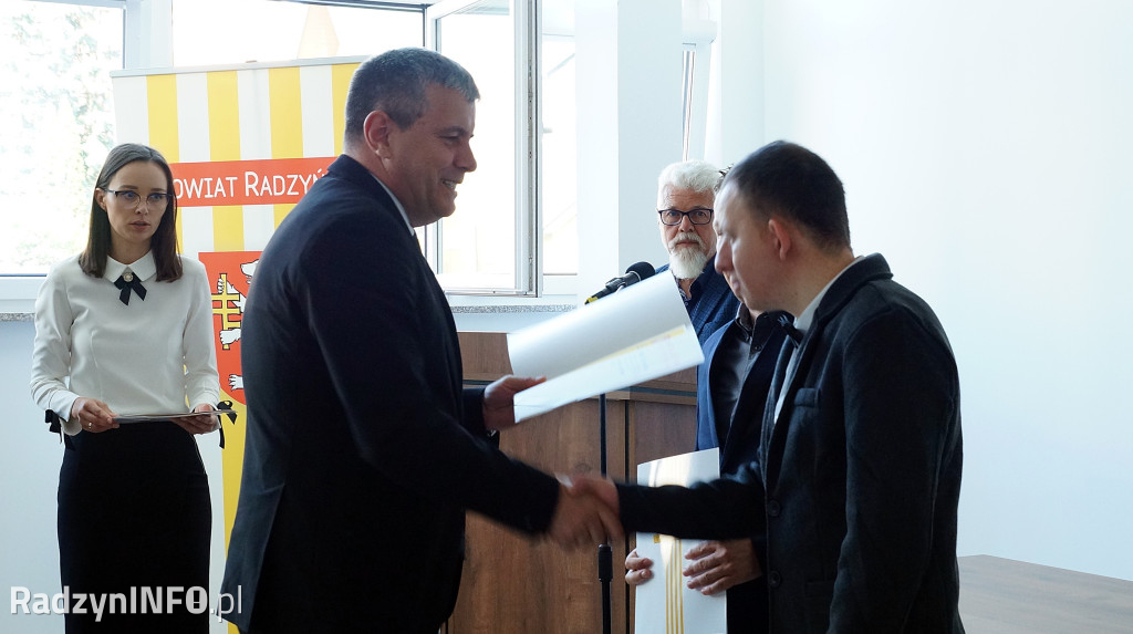 Wręczenie nagród sportowcom i trenerom z powiatu
