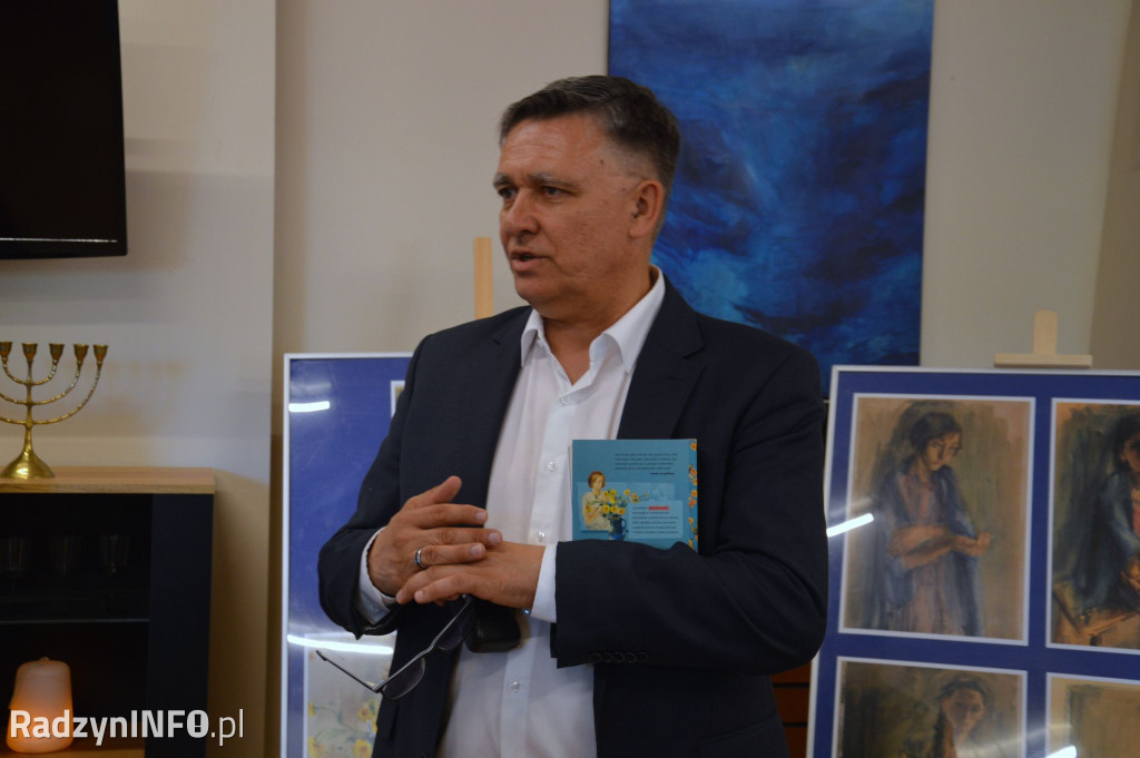 Uroczystość na cmentarzu żydowskim i wystawa