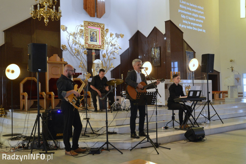 Koncert zespołu Pawła Tarkowskiego w kościele MBNP
