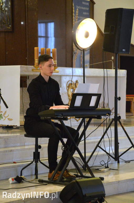 Koncert zespołu Pawła Tarkowskiego w kościele MBNP