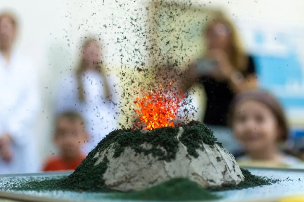 Pokaz chemiczny w I LO w Radzyniu