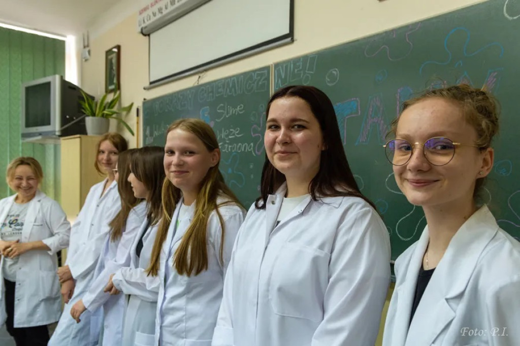 Pokaz chemiczny w I LO w Radzyniu