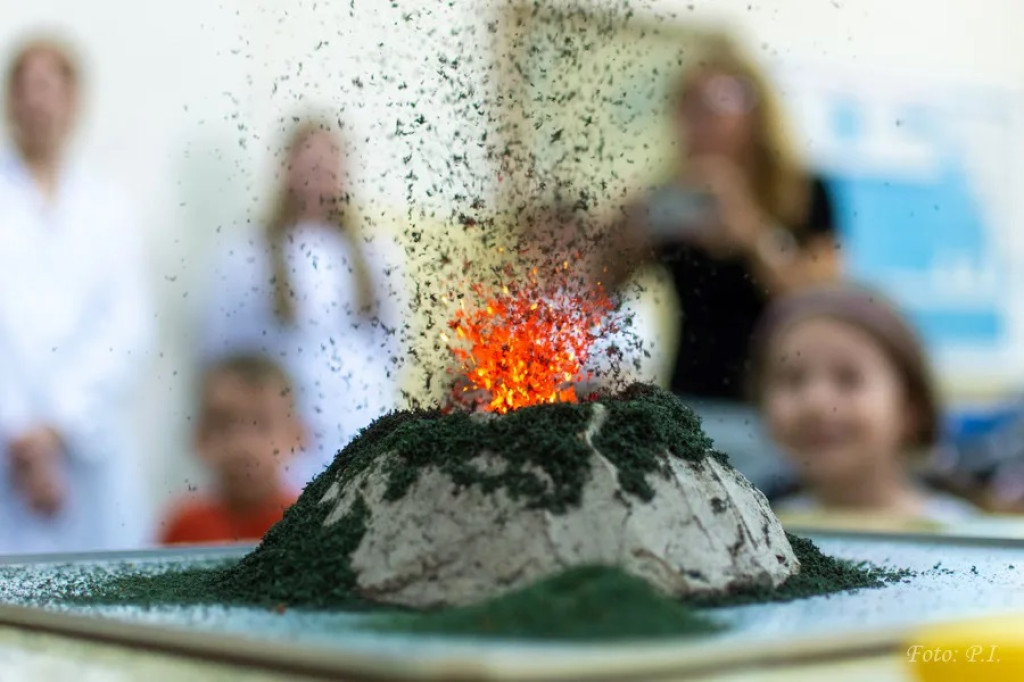 Pokaz chemiczny w I LO w Radzyniu