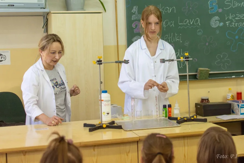 Pokaz chemiczny w I LO w Radzyniu