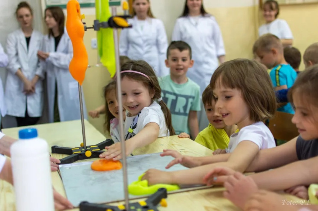 Pokaz chemiczny w I LO w Radzyniu