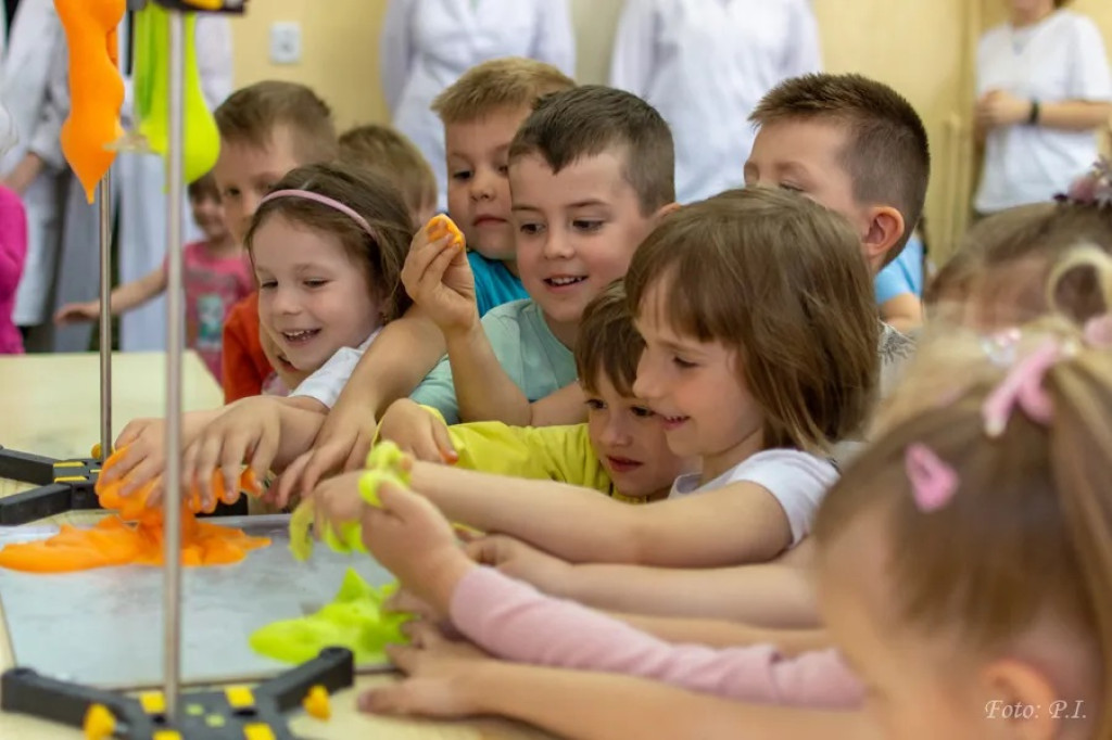 Pokaz chemiczny w I LO w Radzyniu