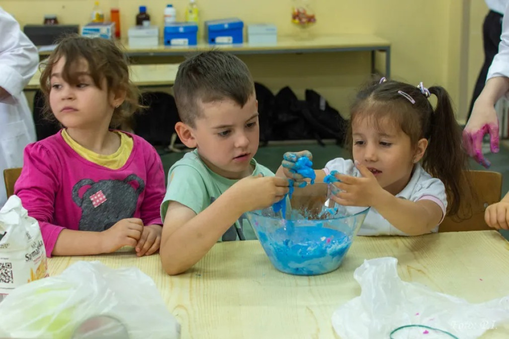 Pokaz chemiczny w I LO w Radzyniu