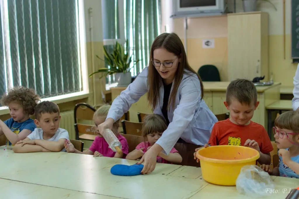 Pokaz chemiczny w I LO w Radzyniu