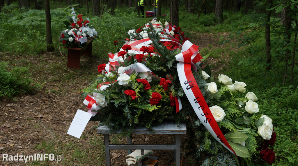 Uroczystość patriotyczna w lesie Baran