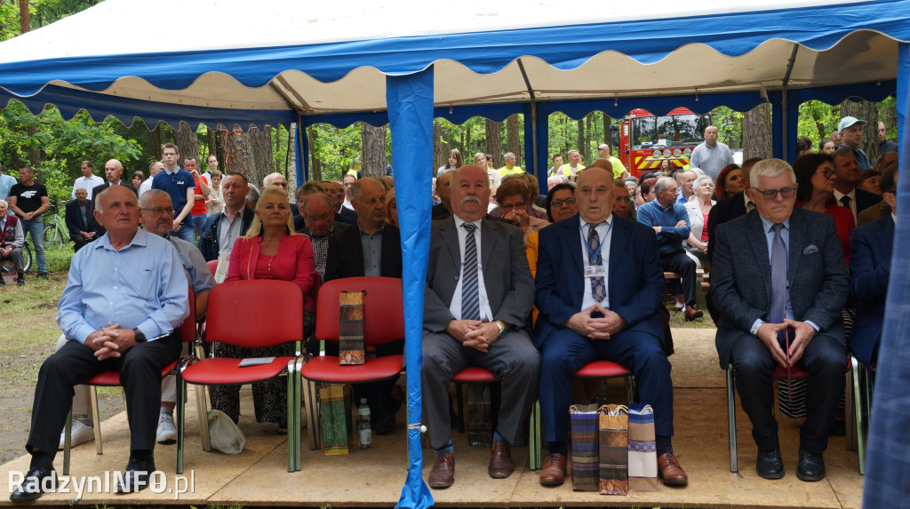 Uroczystość patriotyczna w lesie Baran