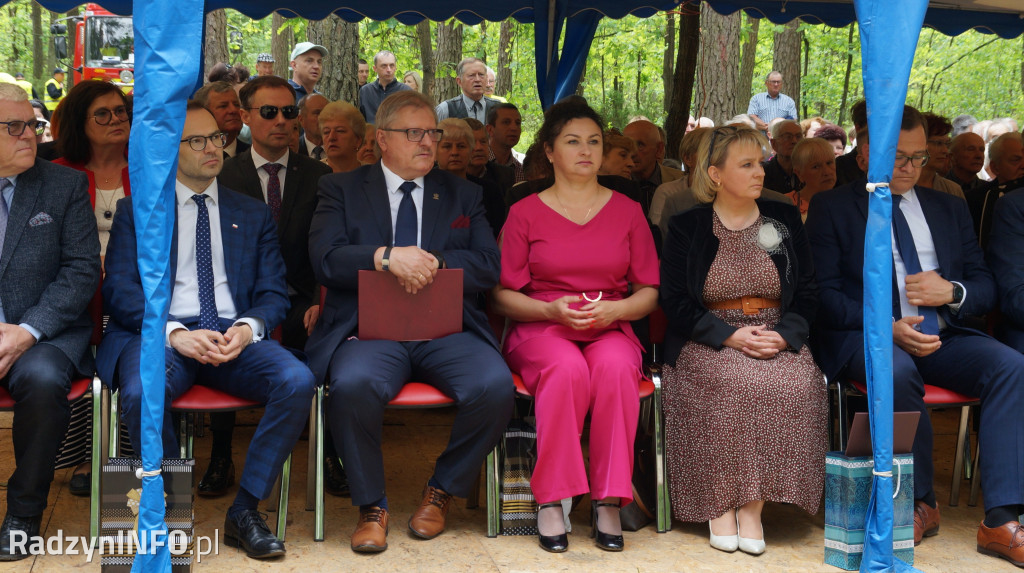 Uroczystość patriotyczna w lesie Baran