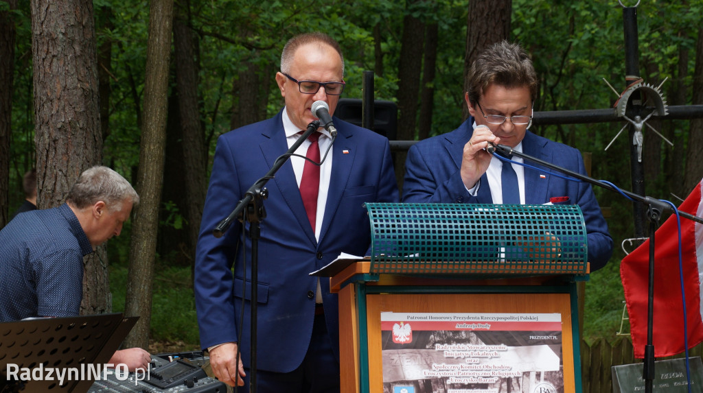 Uroczystość patriotyczna w lesie Baran