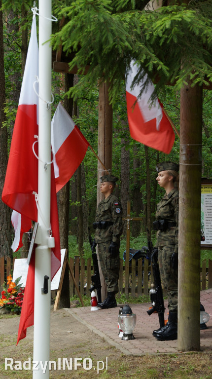 Uroczystość patriotyczna w lesie Baran