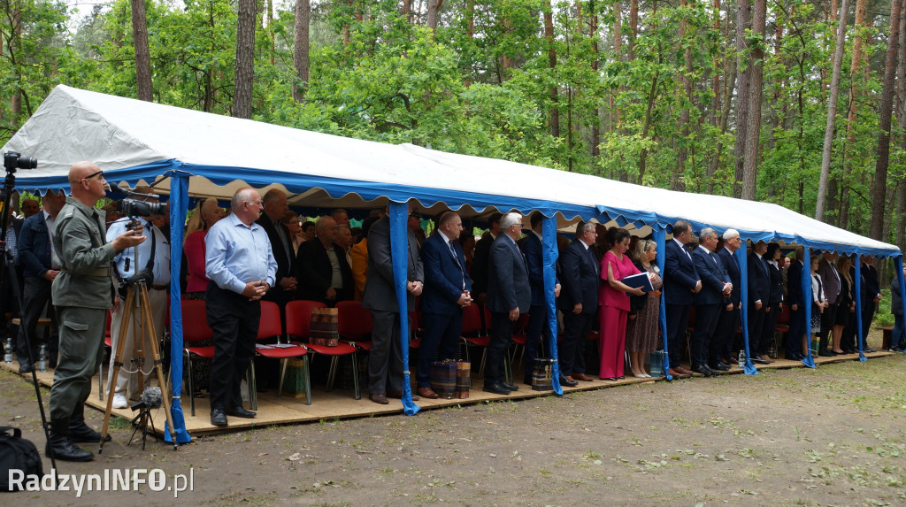 Uroczystość patriotyczna w lesie Baran