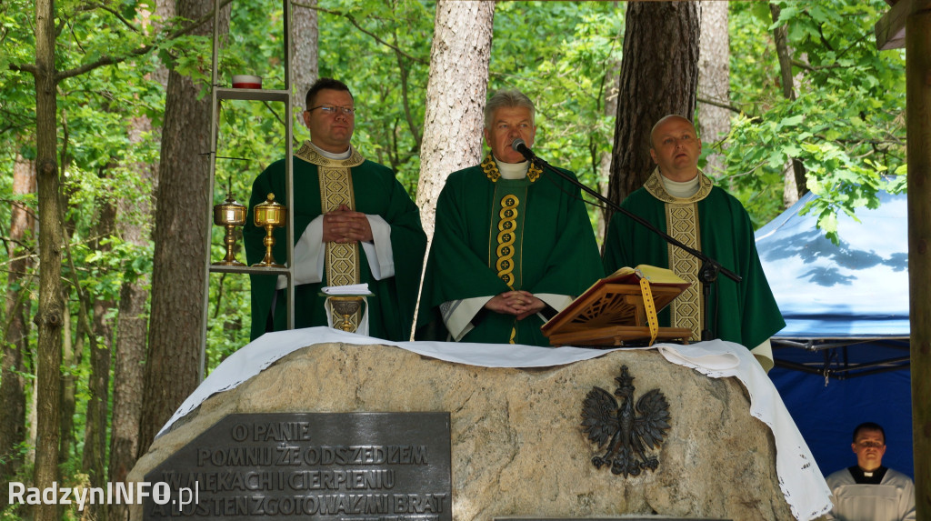 Uroczystość patriotyczna w lesie Baran