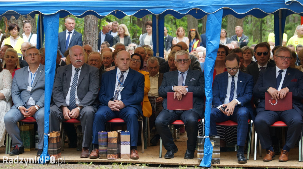 Uroczystość patriotyczna w lesie Baran