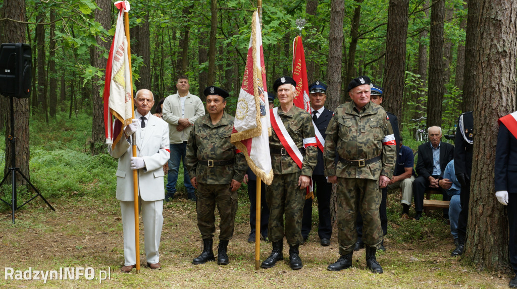 Uroczystość patriotyczna w lesie Baran