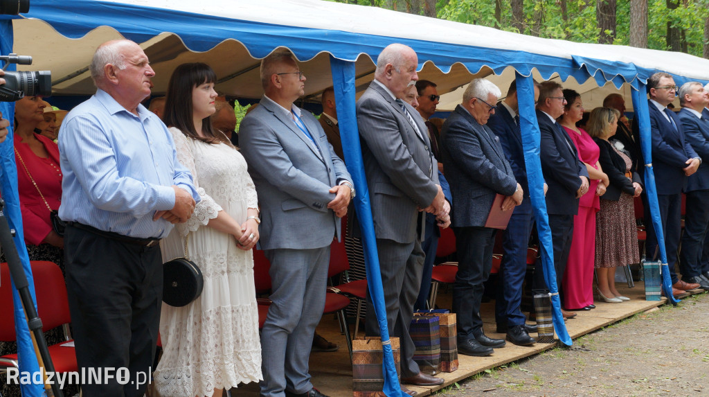 Uroczystość patriotyczna w lesie Baran