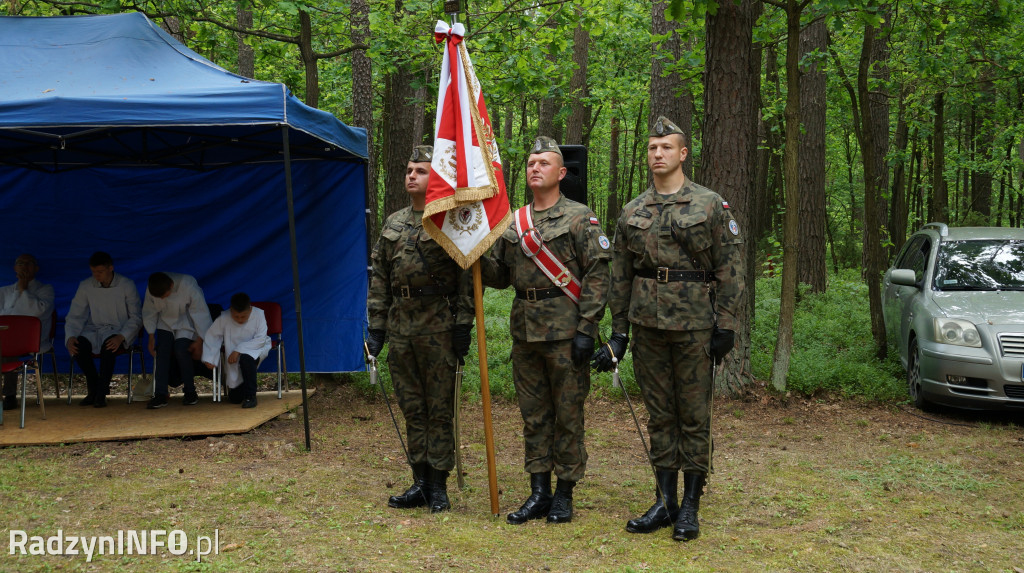 Uroczystość patriotyczna w lesie Baran