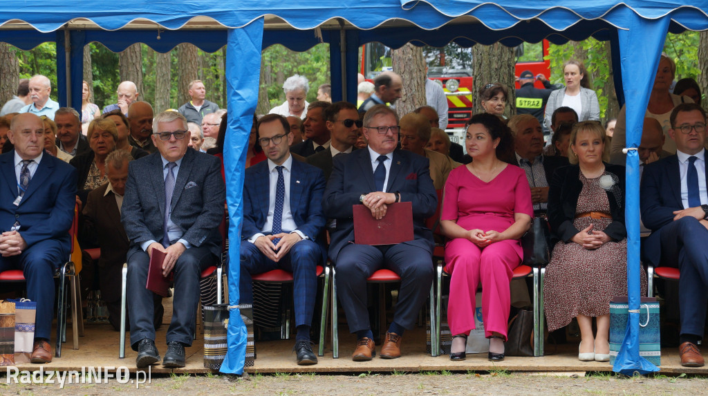 Uroczystość patriotyczna w lesie Baran
