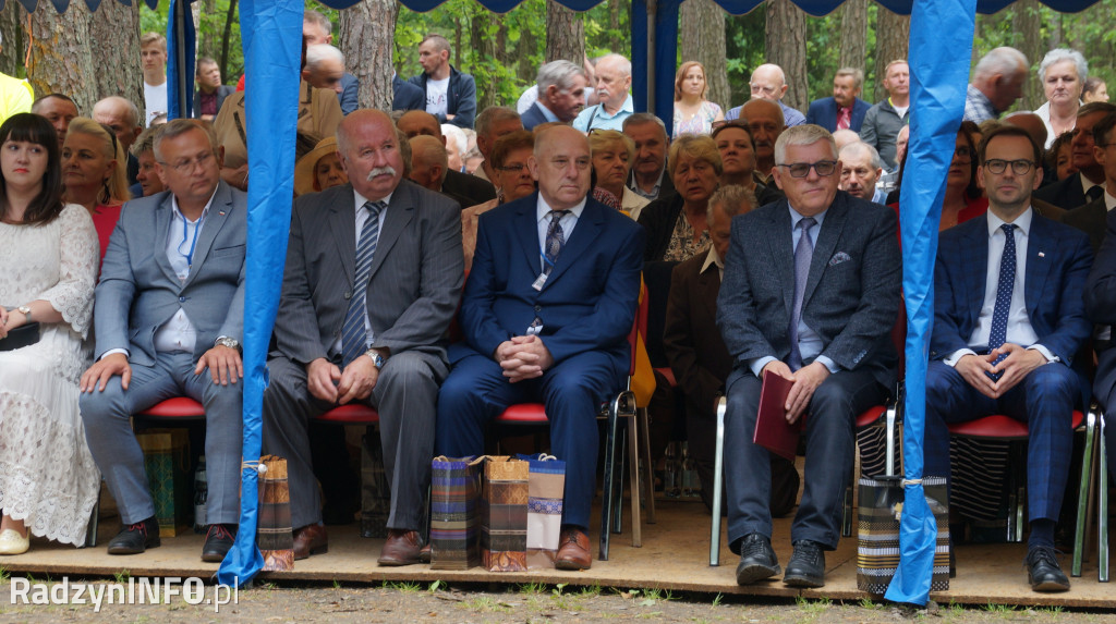 Uroczystość patriotyczna w lesie Baran
