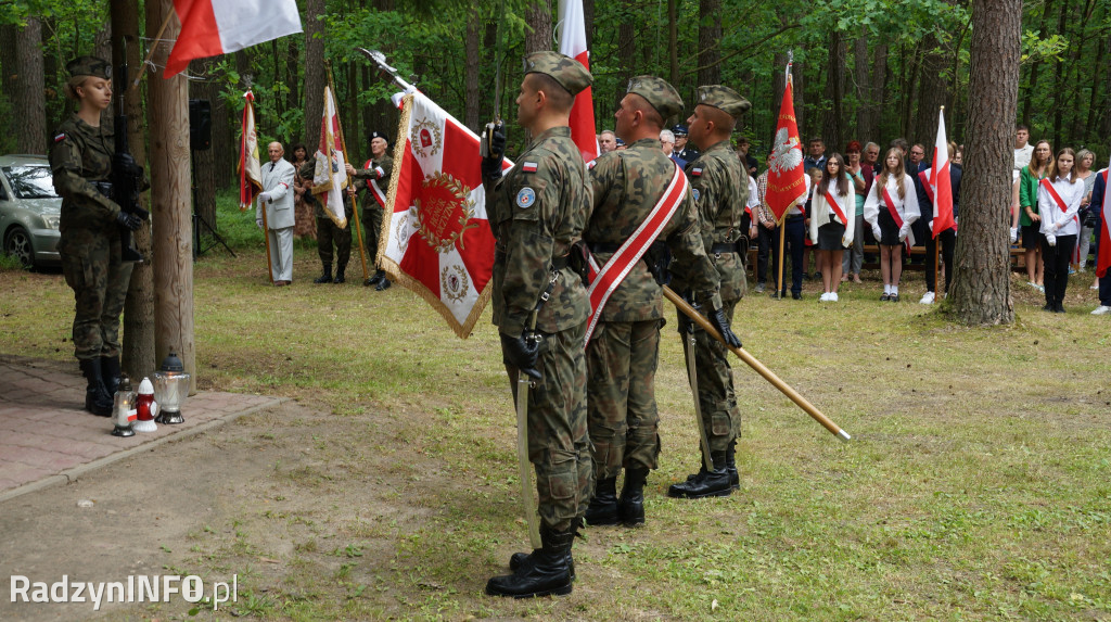 Uroczystość patriotyczna w lesie Baran