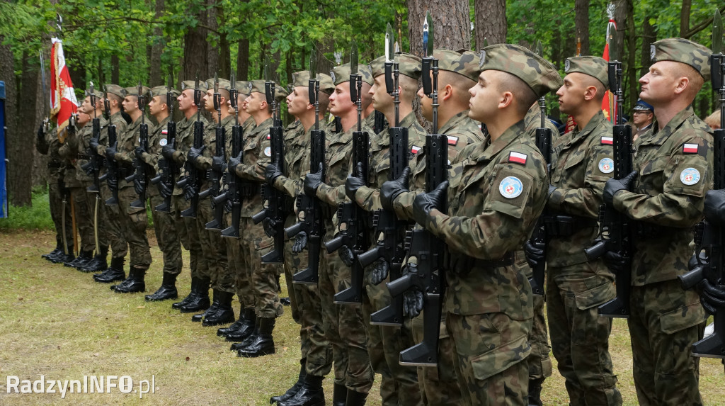 Uroczystość patriotyczna w lesie Baran