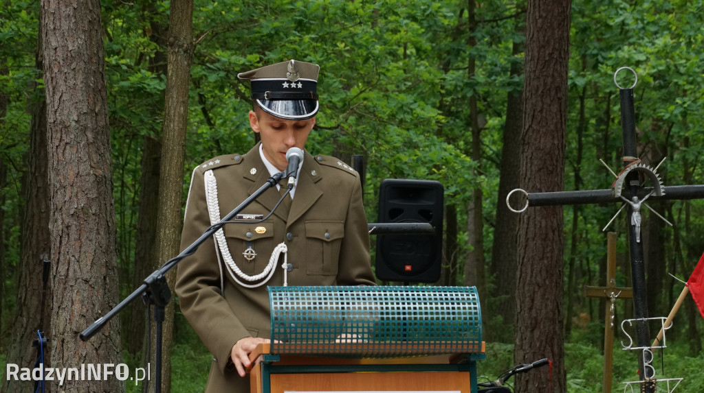 Uroczystość patriotyczna w lesie Baran