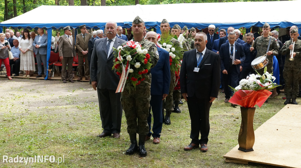 Uroczystość patriotyczna w lesie Baran