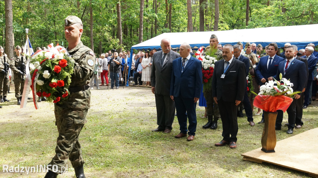 Uroczystość patriotyczna w lesie Baran