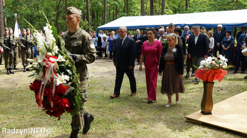 Uroczystość patriotyczna w lesie Baran