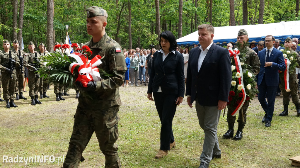 Uroczystość patriotyczna w lesie Baran