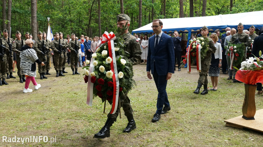 Uroczystość patriotyczna w lesie Baran
