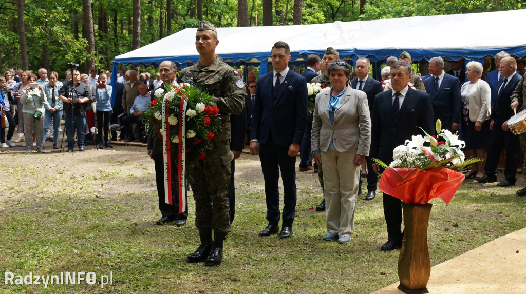 Uroczystość patriotyczna w lesie Baran