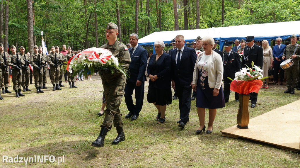 Uroczystość patriotyczna w lesie Baran