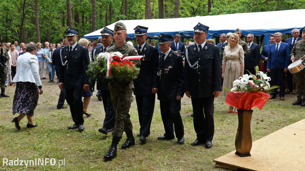Uroczystość patriotyczna w lesie Baran